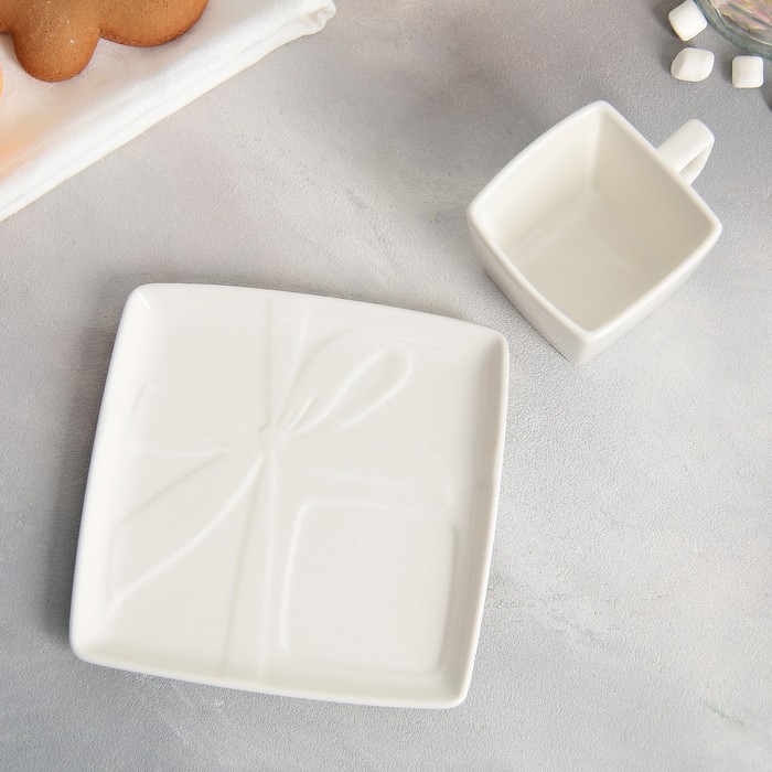 Чайная пара керамическая «Белый подарок», кружка 150 мл, блюдце 15.5х15.5 см, цвет белый - Фото 1
