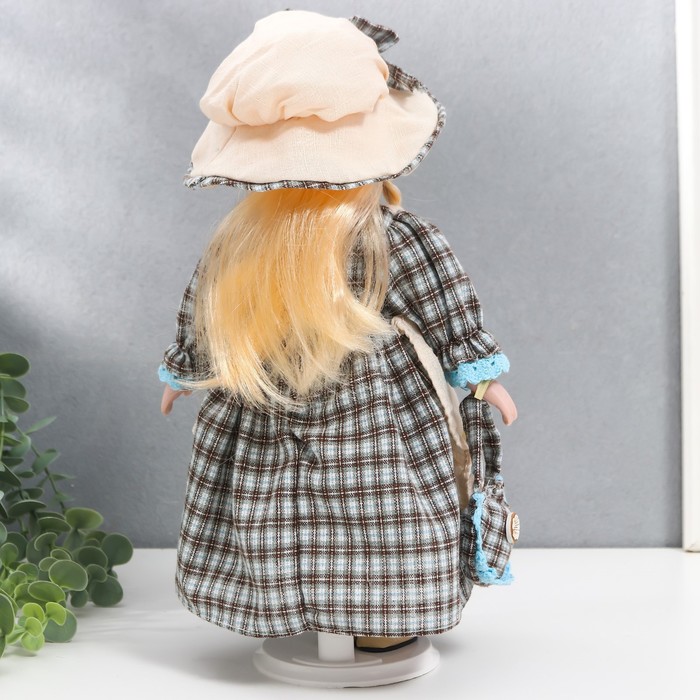 Кукла коллекционная керамика "Лена в голубом платье и шляпке в клетку" 30 см 56175