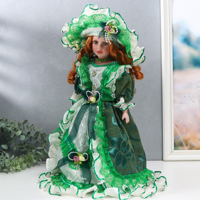 Кукла коллекционная керамика "Фрейлина Абигейл в изумрудном платье" 40 см - фото 1878025503