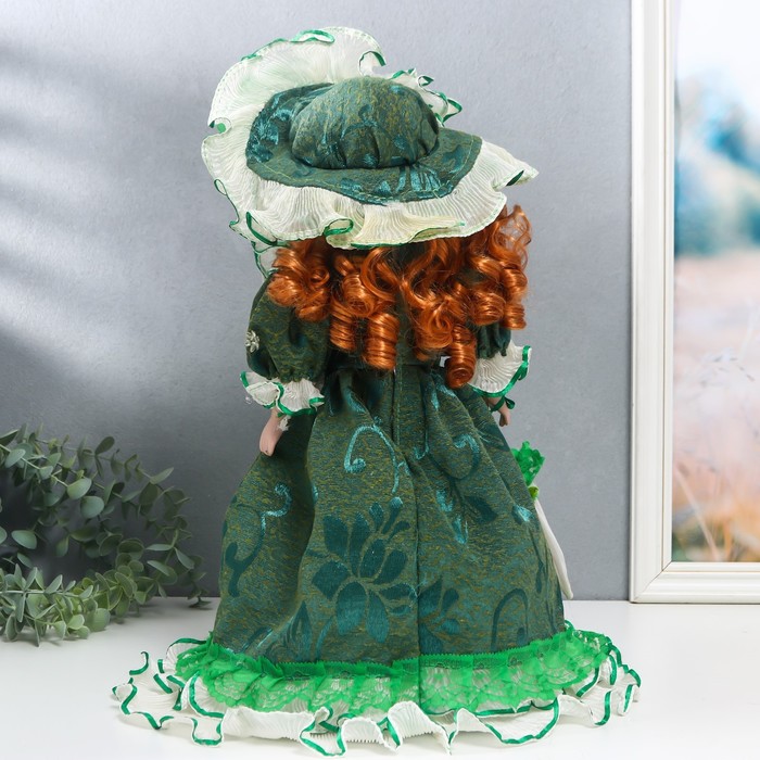 Кукла коллекционная керамика "Фрейлина Абигейл в изумрудном платье" 40 см - фото 1878025504