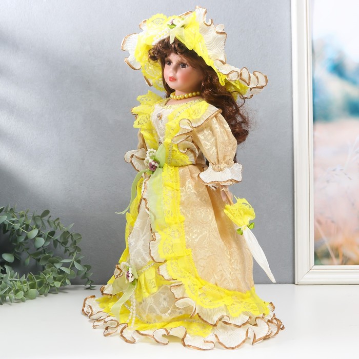 Кукла коллекционная керамика "Фрейлина Абигейл в сливочно-жёлтом платье" 40 см 56186