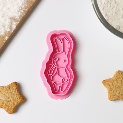 Форма для печенья «Зайка с леденцом», вырубка, штамп, пластик, розовая