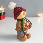 Сувенир полистоун "Малыш в красной шапке и зелёном шарфике с подарком" 7,5х10х17 см - Фото 2