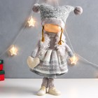 Кукла интерьерная "Девочка в серой шубке и шапке с сердечком" 20х11х47 см - фото 319017979
