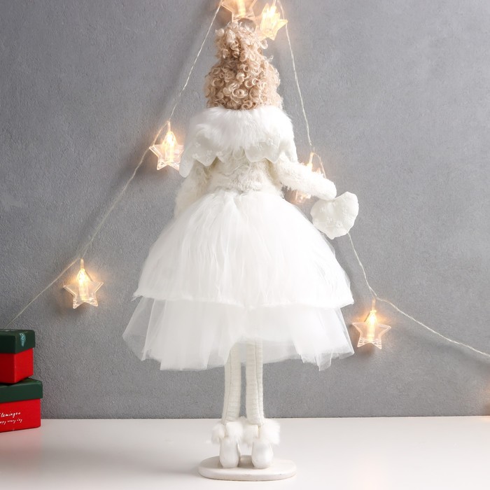 Кукла интерьерная "Принцесса в пышном белом платье с сердечком" 20х20х50 см - фото 1906064236