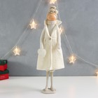 Кукла интерьерная "Девушка в белом пальто с сердечком" 17х10х50 см - фото 4672924