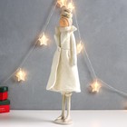 Кукла интерьерная "Девушка в белом пальто с сердечком" 17х10х50 см - Фото 3