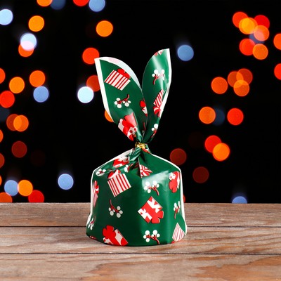 Пакет полиэтиленовый подарочный новогодний с ушками «Подарки», 13×23 см