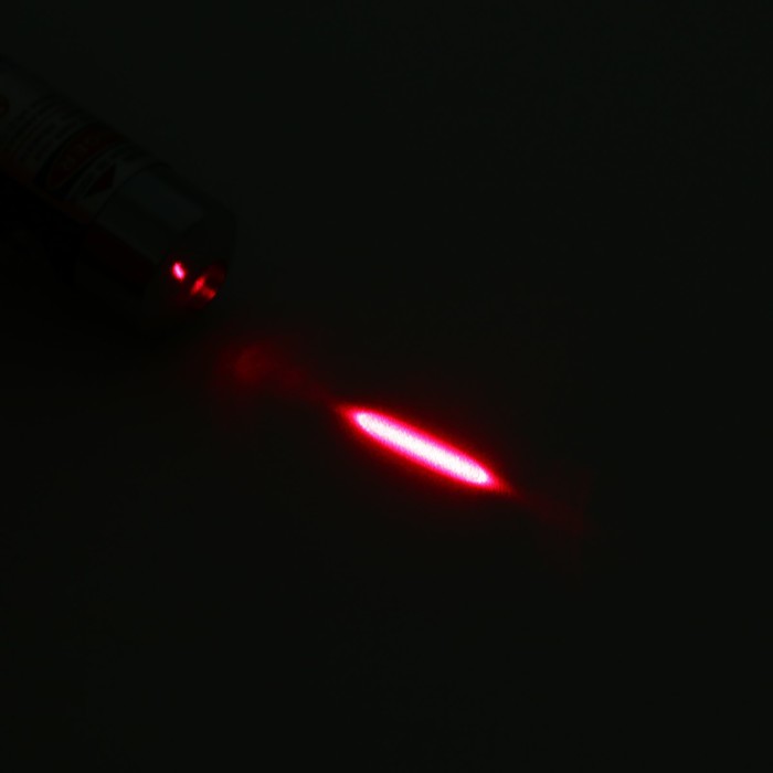 Лазерная указка, дальность 500 м, 405 нм, 2 ААА, красный луч, 15.5 х 1.5 см - фото 1906064781