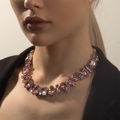 Колье «Драгоценность» геометрия, светло-розовое в серебре, 32 см