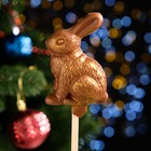 Фигура из молочного шоколада "Кролик на палочке" , 31 г - Фото 1