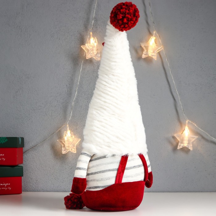 Кукла интерьерная "Дед Мороз в красном комбинезоне, в колпаке со звёздами" 35х16х14 см - фото 1907513703