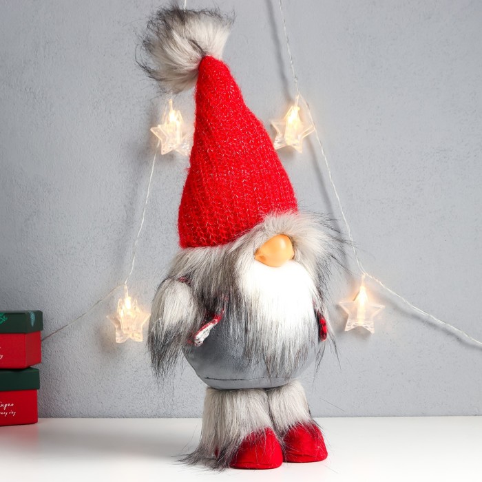 Кукла интерьерная "Дед Мороз в красном колпаке с меховой бомбошкой" 45х18х11 см - фото 1907513718