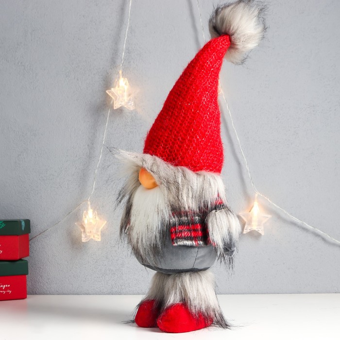 Кукла интерьерная "Дед Мороз в красном колпаке с меховой бомбошкой" 45х18х11 см - фото 1907513719