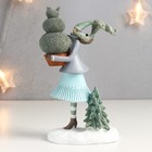 Сувенир полистоун "Девушка в зимнем наряде с вечнозелёным растением в горшке" 18,5х7х11 см - Фото 2