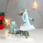 Сувенир полистоун "Девушка в зимнем наряде с подарками на саночках" 14,5х6,5х14 см - фото 3009725