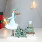 Фигурка полистоун «Девушка в зимнем наряде с подарками на саночках», 14.5×6.5×14 см - фото 21739668