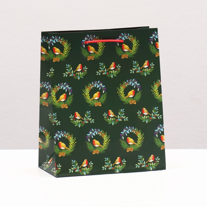 Пакет подарочный "Снегири на венках", 18 х 22,3 х 10 см