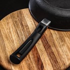 Сковорода литая Magma, d=24 см, h=6 см, пластиковая ручка, индукция, чугун, чёрная - Фото 4