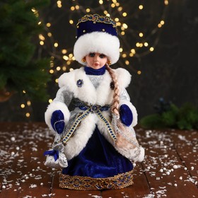 Снегурочка "В меховом жилете с брошами" длинное платье, двигается, 30 см, серебристо-синий