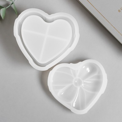 Молд силиконовый «Шкатулка с крышкой: бантик сердце», 8.4×9.7×6.7 см