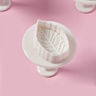 Плунжеры кондитерские Доляна «Лист», набор 3 шт., d=3.2/4/5 см, пластик, белые - Фото 3