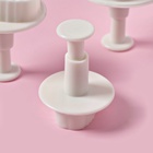 Плунжеры кондитерские Доляна «Лист», набор 3 шт., d=3.2/4/5 см, пластик, белые - Фото 4