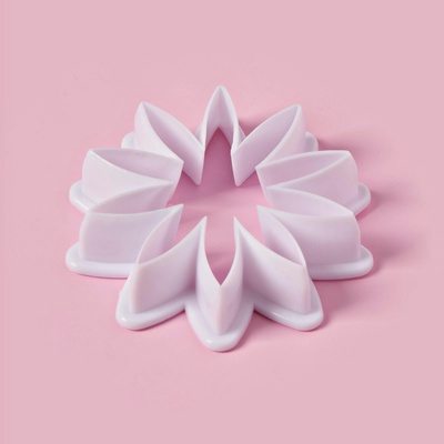 Формы для вырезания теста и мастики Доляна «Хризантема», набор 3 шт.: d=6.5 см, d=3.5 см, d=2 см, пластик, белые