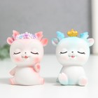 Сувенир полистоун "Малыш оленёнок в короне/с цветочным венком" МИКС 5х4х3,5 см - фото 21753362