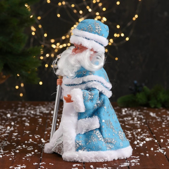 Дед Мороз "С фонариком на посохе и узорами на шубке" двигается, 30х14 см, голубой - фото 1908982763