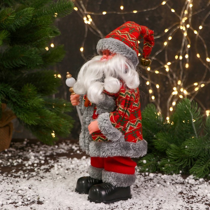 Дед Мороз "Цветной шубке и с фонариком на посохе" 30 см, двигается, красно-серый - фото 1908987233