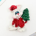 Магнит полистоун блёстки "Белый кролик в шубке и колпаке" МИКС 5,5х3,8 см - фото 37795294