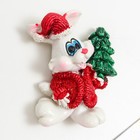 Магнит полистоун блёстки "Белый кролик в шубке и колпаке" МИКС 5,5х3,8 см - фото 37795295