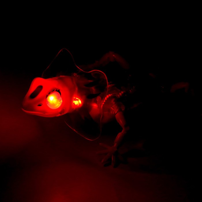 Ящерица «Шестерёнки», свет, работает от батареек, цвет красный - фото 1906080658