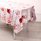 Скатерть одноразовая на Хэллоуин «Кровавые следы», 137×183 см - Фото 2