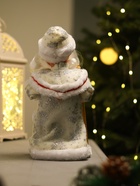 Дед Мороз под ёлку «Зимнее волшебство. С фонариком на посохе и узорами на шубке», двигается, 30 см, белый - Фото 5