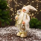 Дед Мороз "С бантиками на ботиночках и с фонариком" 30 см, золотисто-белый - Фото 4