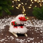 Дед Мороз "В костюмчике с узорами и мехом, на санях" 13 см, красно-белый - Фото 3