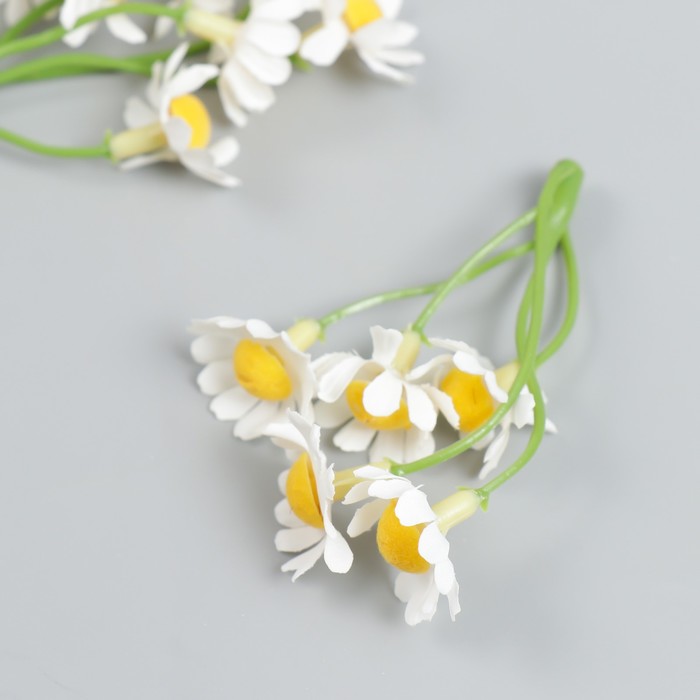 Цветы для декорирования "Ромашки в связке"  цветок d-2 см белые 7 см