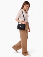 Сумка женская мессенджер на клапане, 23×6×17 см, чёрная - Фото 2