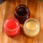 Подарочный набор новогодний «Счастливый новый год»: 2 крем-меда и варенье с шишками по 30 г - Фото 3