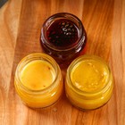 Подарочный набор новогодний «Радостных дней», 2 крем-меда и варенье с шишками по 30 г - Фото 3