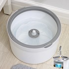 Швабра с отжимом и ведро с подачей воды Raccoon, 31×31×18 см, квадратная швабра 21×21×134 см, 2 насадки из микрофибры, цвет серый - Фото 2