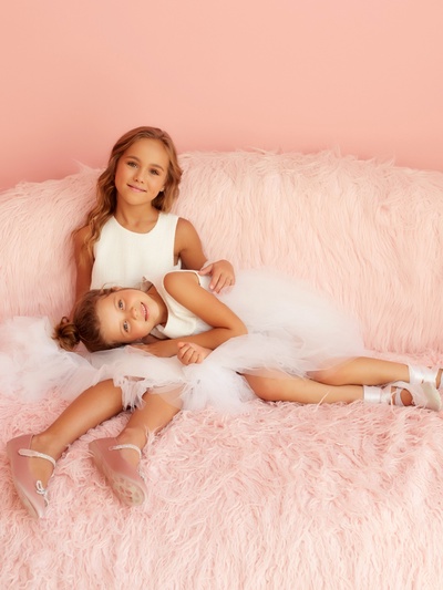 Платье нарядное для девочки MINAKU: PartyDress, белое, рост 122-128 см