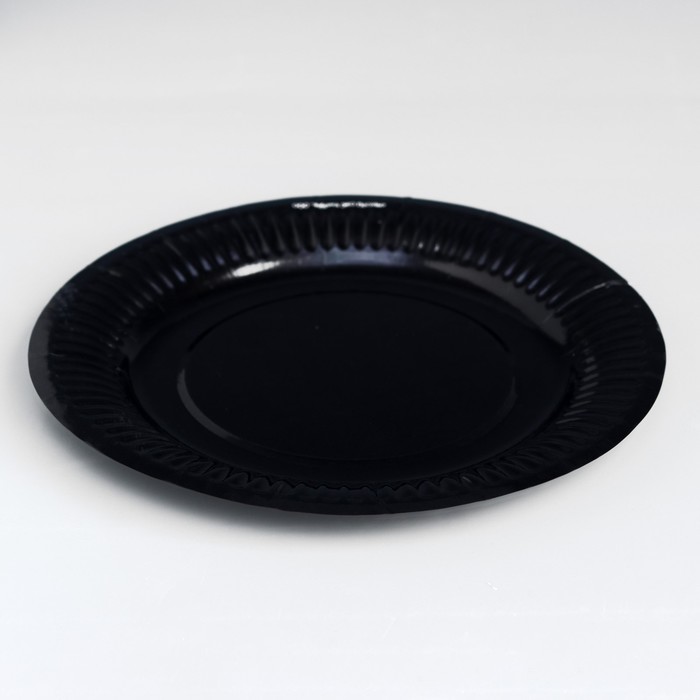 Тарелка одноразовая "Черная" ламинированная, картон, 18 см - Фото 1