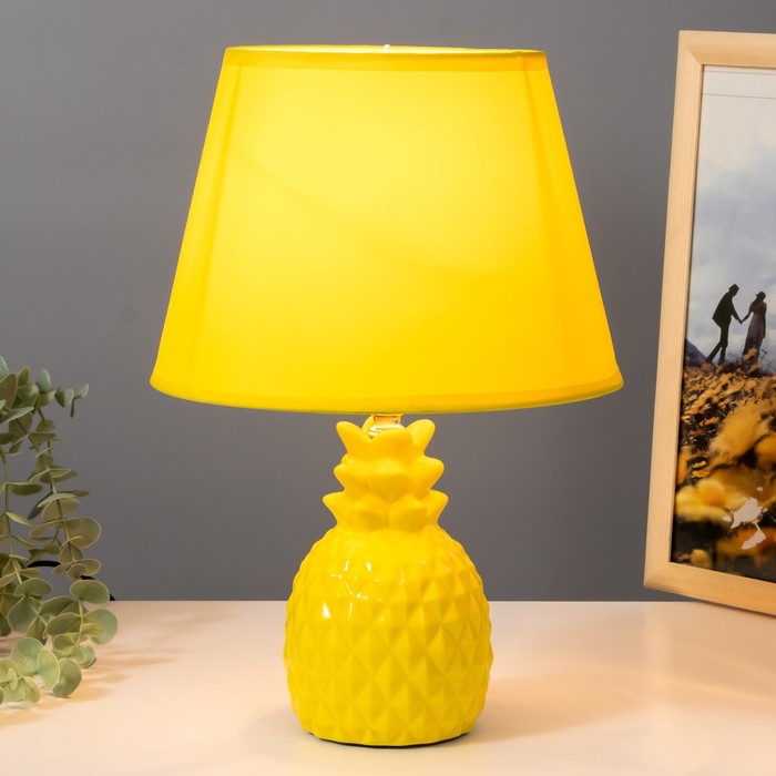 Настольная лампа "Ананас" Е14 40Вт желтый 20х20х32 см RISALUX - фото 1907541040