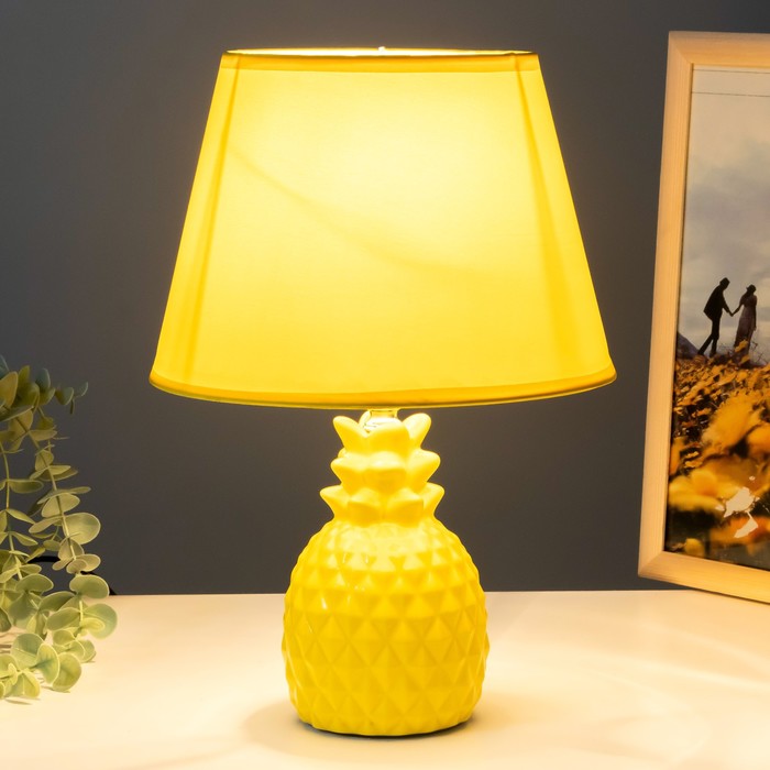Настольная лампа "Ананас" Е14 40Вт желтый 20х20х32 см RISALUX - фото 1907541041