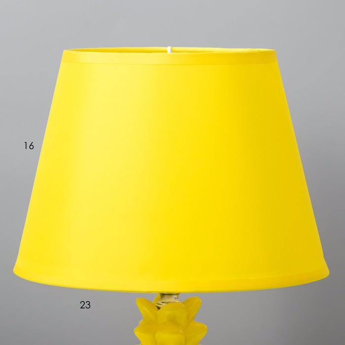 Настольная лампа "Ананас" Е14 40Вт желтый 20х20х32 см RISALUX - фото 1907541042