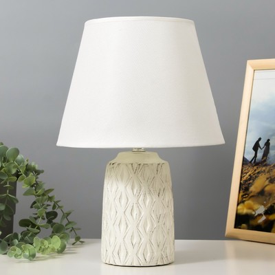 Настольная лампа "Арнелла" Е27 40Вт белый 22,5х22,5х35 см RISALUX