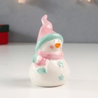 Сувенир керамика "Снеговик розовый колпак и шарф" 9,6х6,4х5,8 см - фото 30999307